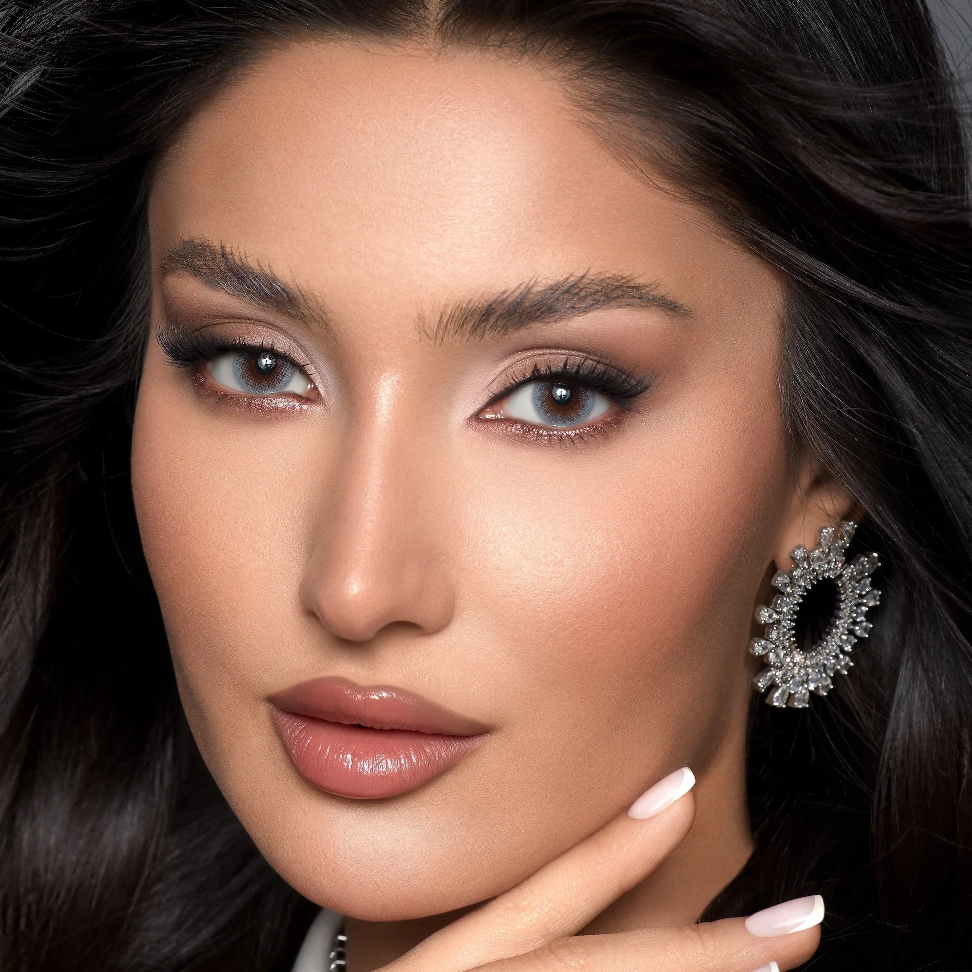 Women Wearing Bella Contact Lenses Silent Gray Color